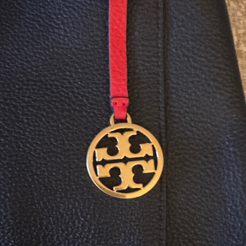 Tory Burch Black Leather Shoulder Bag with Pink Tag and Gold Charm - Picture 3 of 12